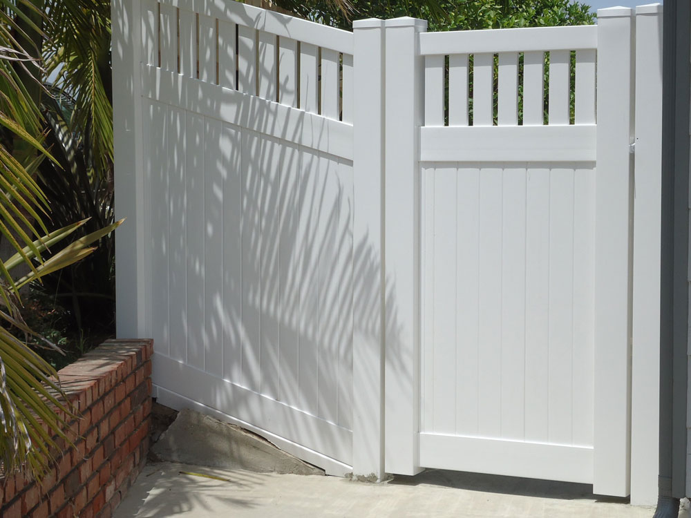 Vinyl Glass Fencing and Gates in Brea, CA